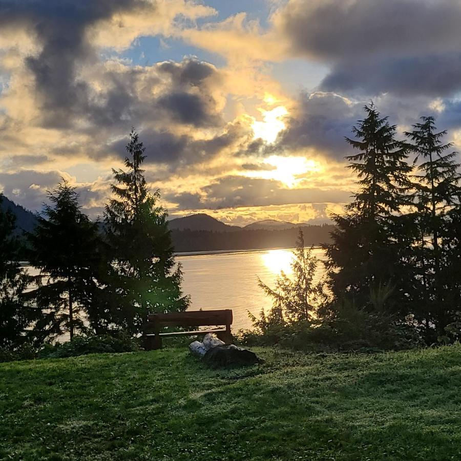 Meares Vista Inn Tofino Exteriér fotografie